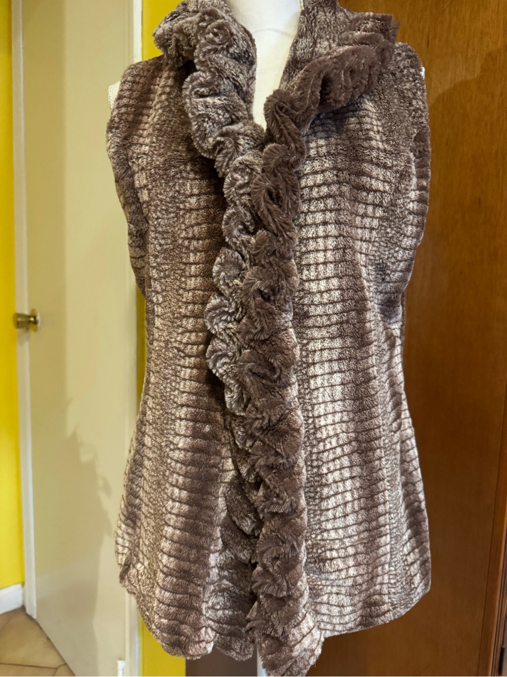 Faux Fur Ruffle Vest Lined Size Medium
